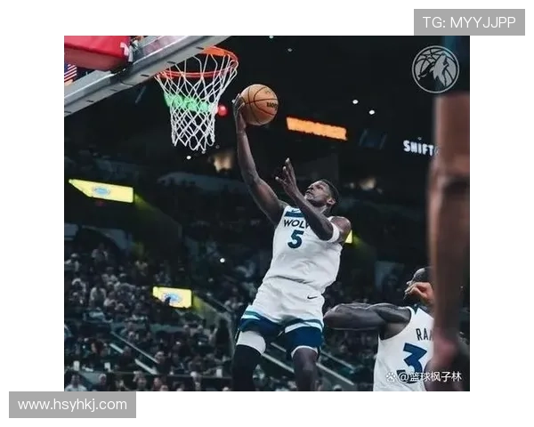 [NBA]卡斯尔快攻分球 凯尔登拉杆上篮打进.